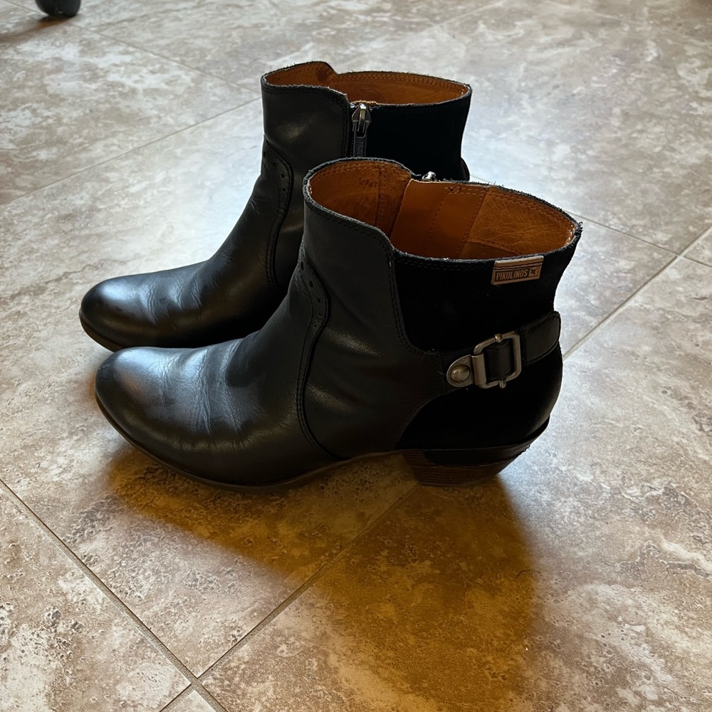 Women’s Pikolinos black ankle boots size 41!